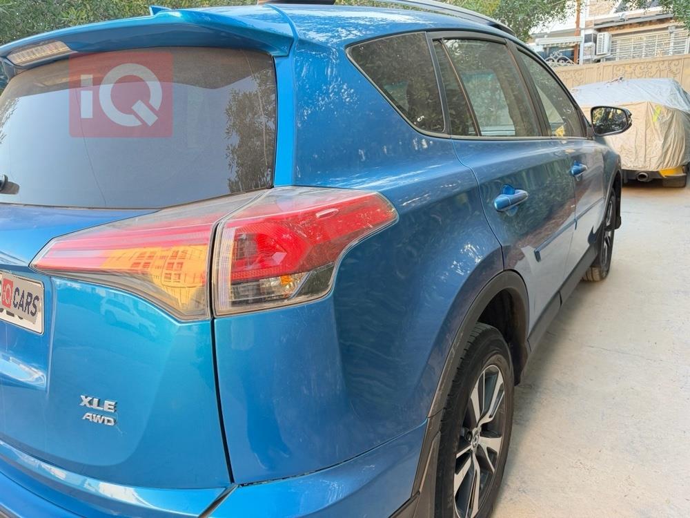 تۆیۆتا ڕاڤ 4